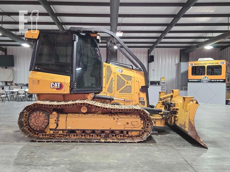 2021-caterpillar-d3-lgp-image-6