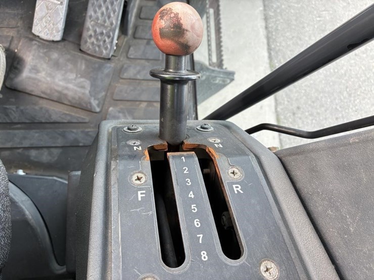 2005-deere-772d-image-41