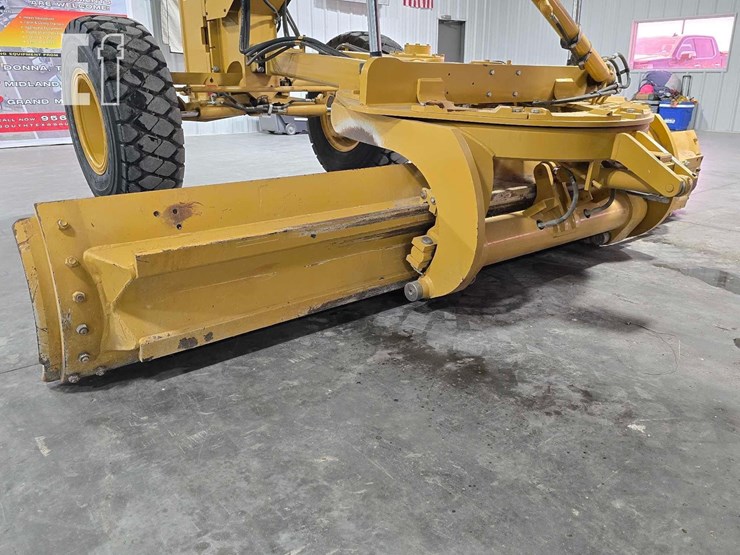 2022-caterpillar-140-image-12