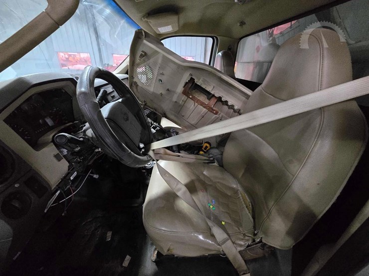 2010-ford-f550-image-9