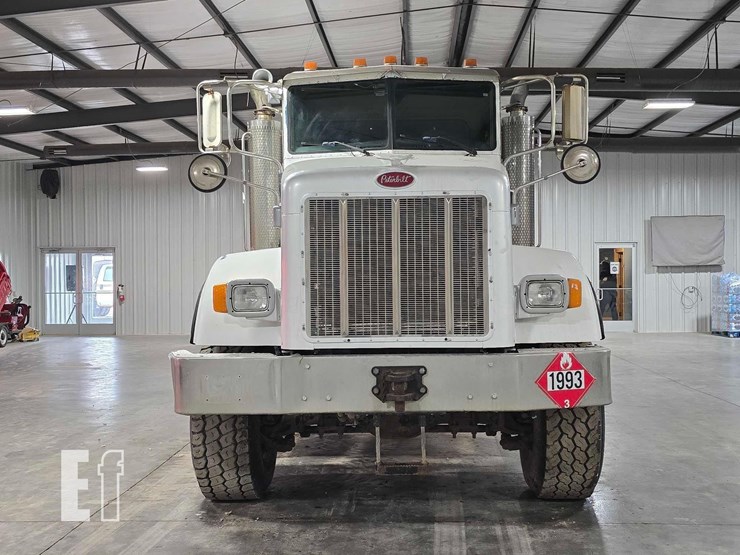 2005-peterbilt-357-image-7