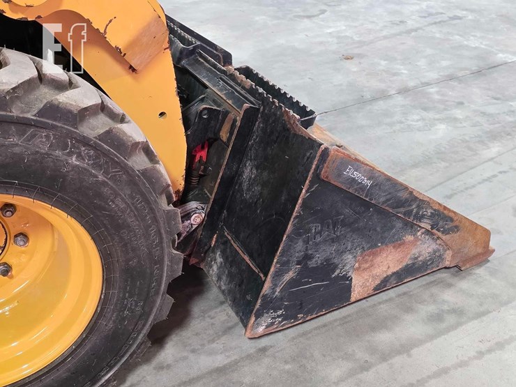 2022-caterpillar-226d3-image-11