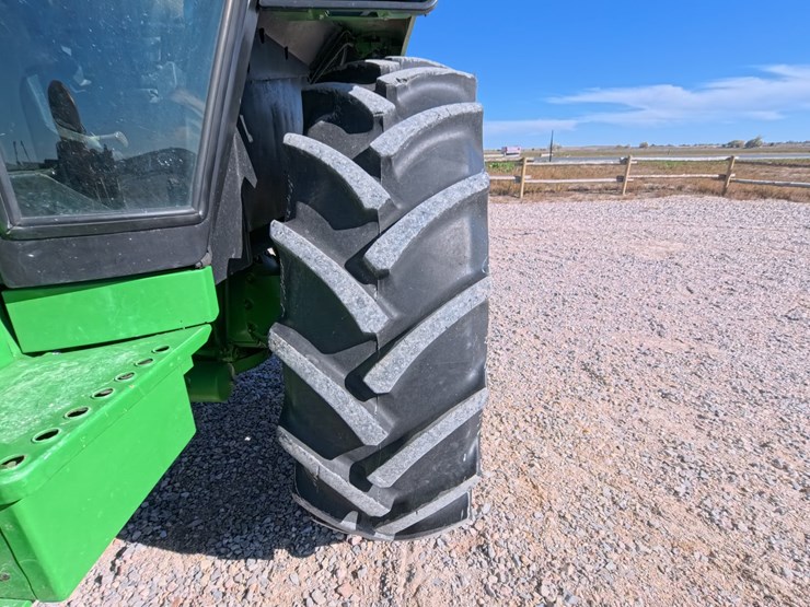 #1043-•-john-deere-4440-tractor-image-48