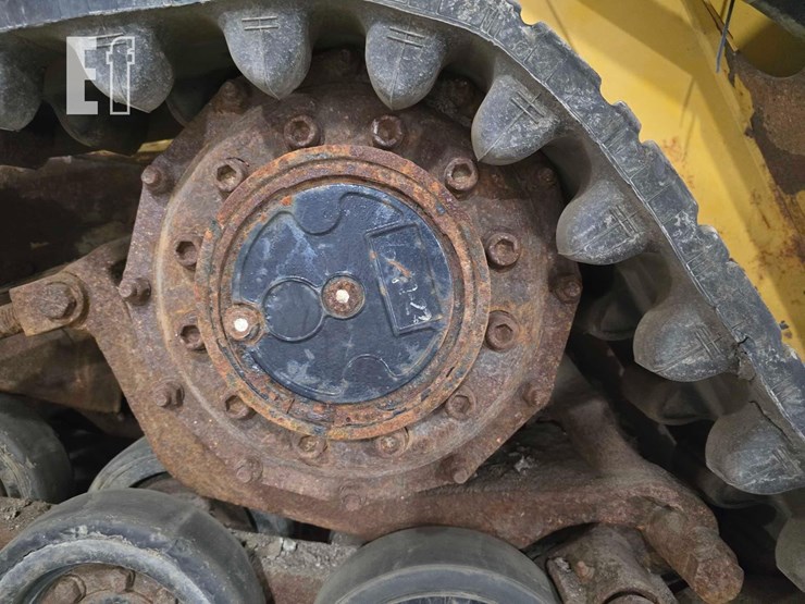 2015-caterpillar-257d-image-24