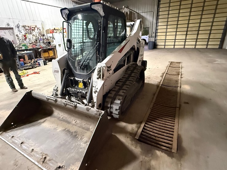 2018-bobcat-t595-skidsteer-image-4