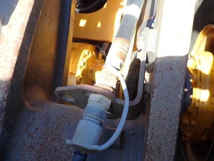 2018-volvo-l90h-wheel-loader-image-11