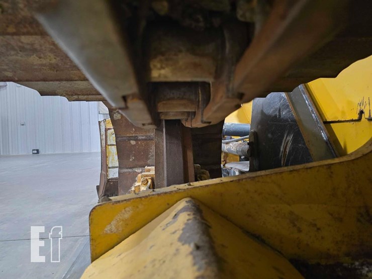 2022-deere-650k-lgp-image-28