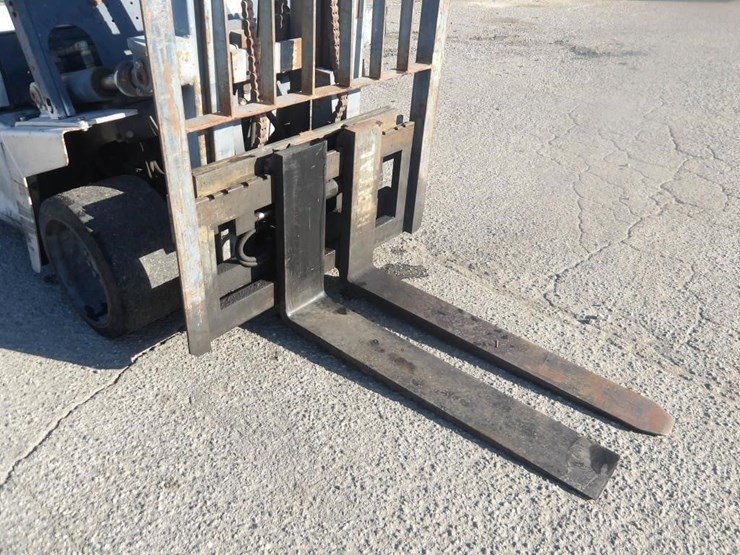 kamatsu-fg45st-6-forklift-image-6