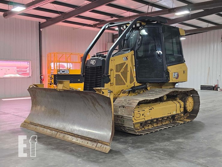 2021-caterpillar-d3-lgp-image-1