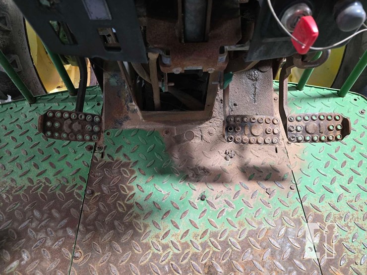 john-deere-6220-image-11