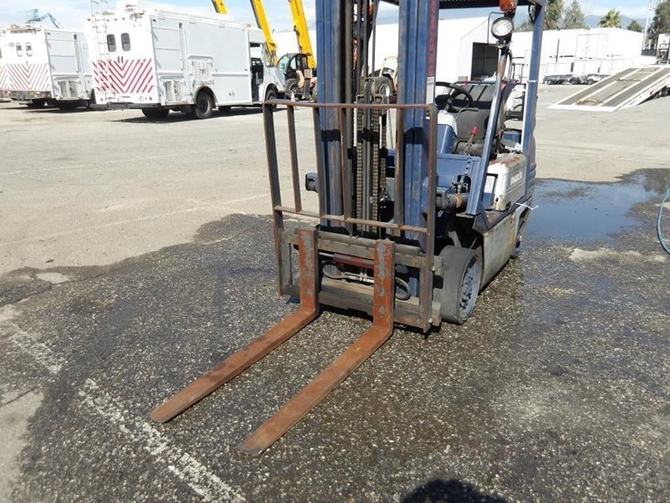 komatsu-fg25st-11-forklift-image-7