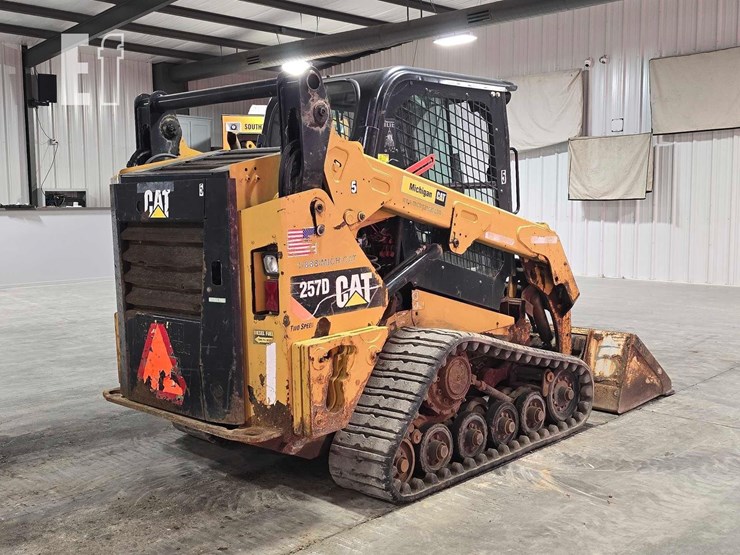 2015-caterpillar-257d-image-3