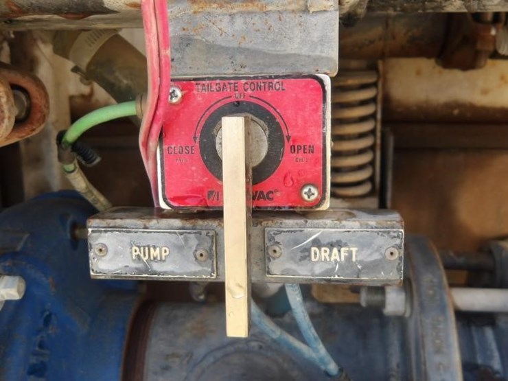 2006-international-5600i-water-truck-image-23