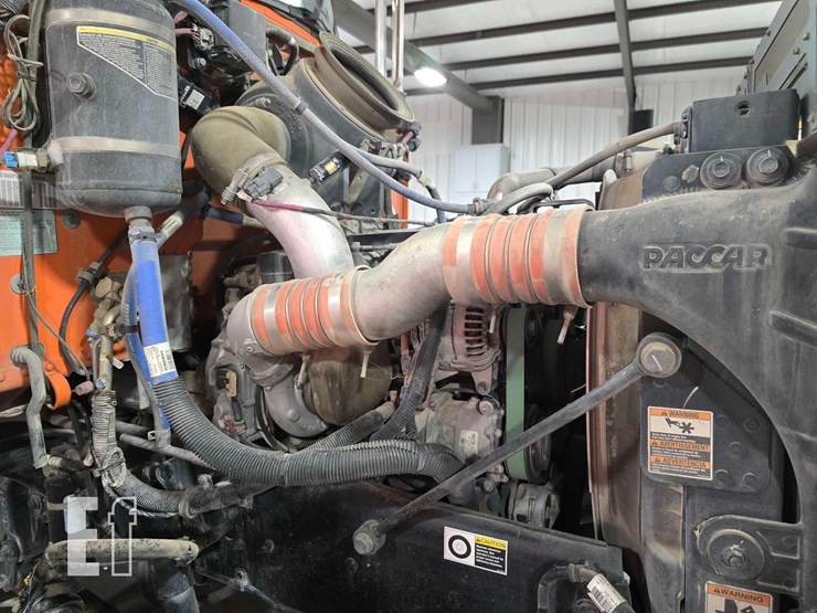 2018-peterbilt-337-image-23