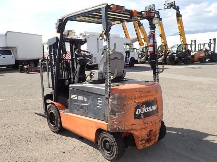 2008-doosan-b25x-5-forklift-image-4