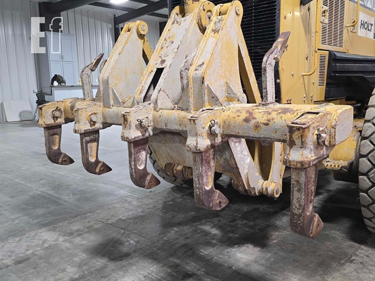 2005-caterpillar-140h-image-13