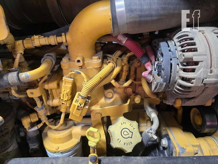 2020-deere-650k-image-21