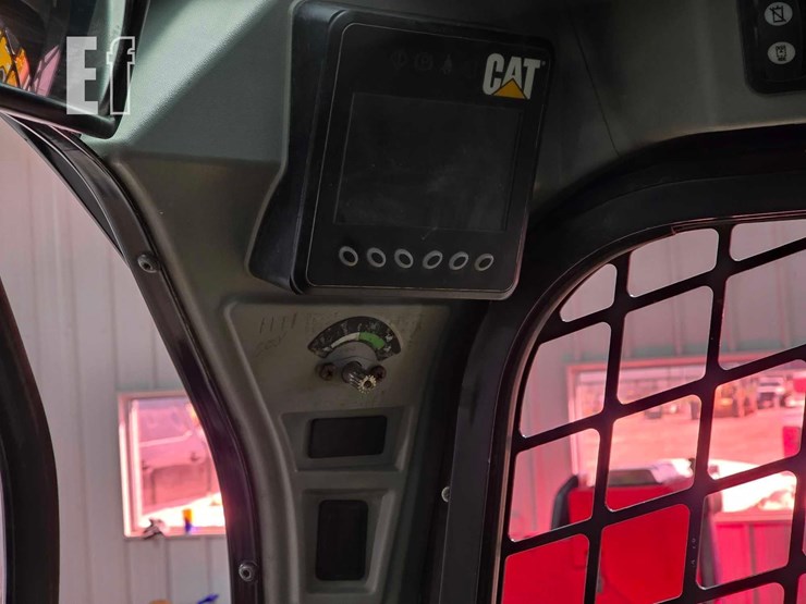2015-caterpillar-257d-image-20