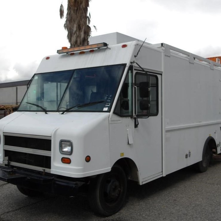 2002 WORKHORSE P42