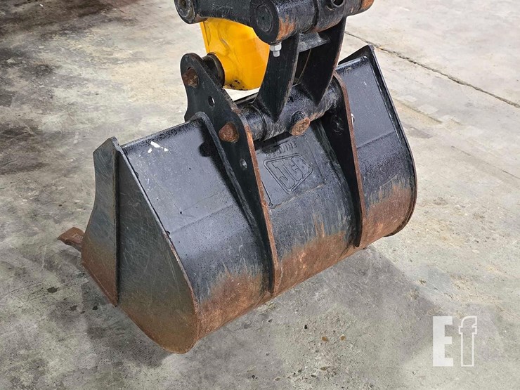 2023-jcb-1cxt-image-16