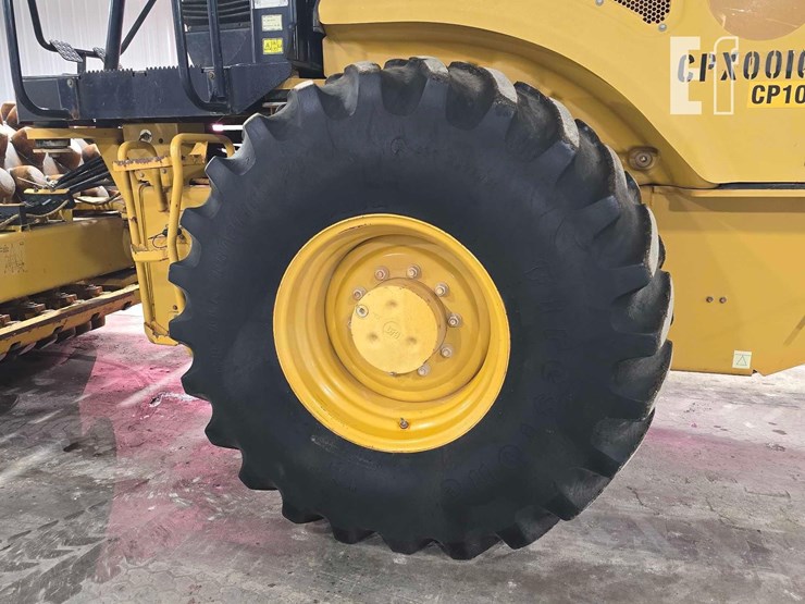 2012-caterpillar-cp54b-image-18