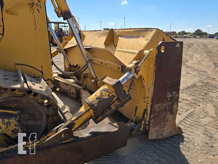 2007-caterpillar-d6r-image-11