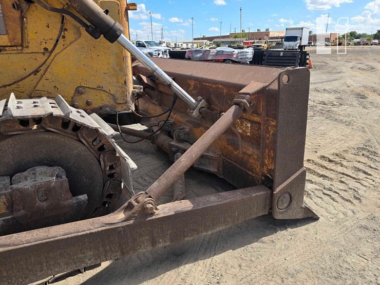 caterpillar-d6d-image-11