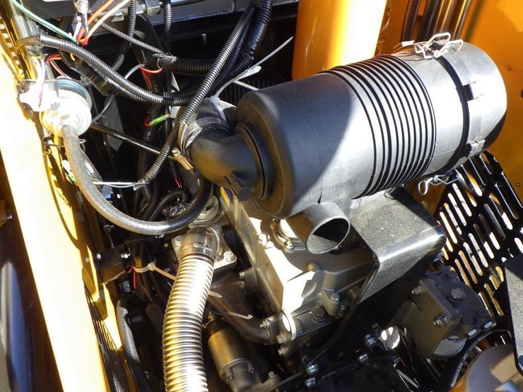 2026-cfg-kjt27-skid-steer-loader-image-11