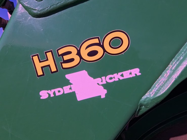 #1051-•-john-deere-6140m-tractor-image-17