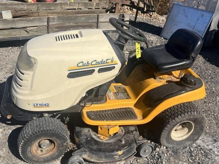 cub-cadet-lt1042-image-1
