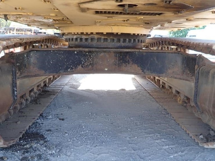 caterpillar-330c-image-11