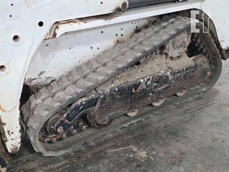 2013-bobcat-t110-image-24