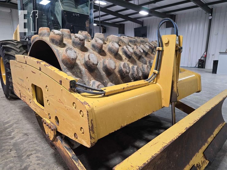 2012-caterpillar-cp56-image-14