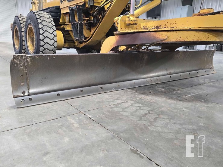 2005-caterpillar-140h-image-10
