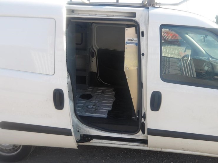 2016-ram-promaster-city-image-10