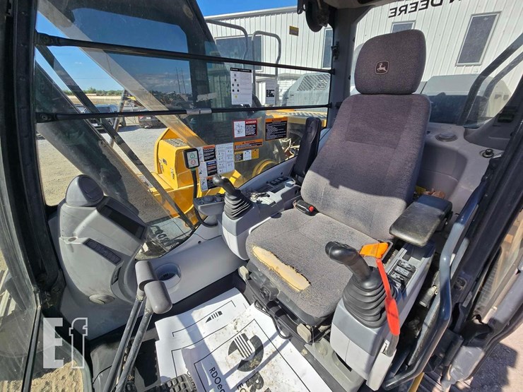 2022-deere-210g-lc-image-14
