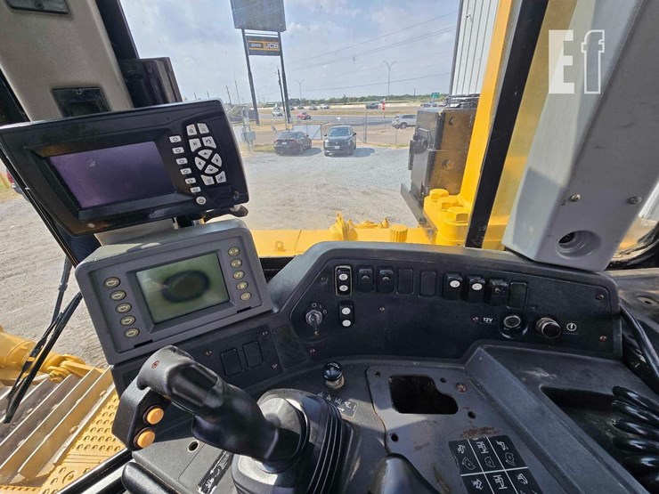 2007-caterpillar-d8t-image-19