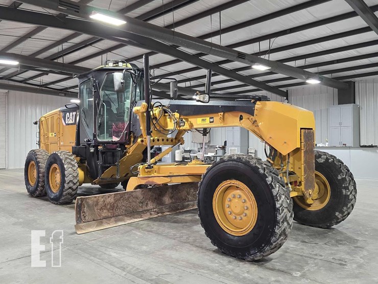2013-caterpillar-12m2-image-2