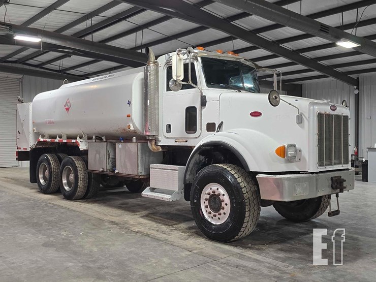 2005-peterbilt-357-image-2