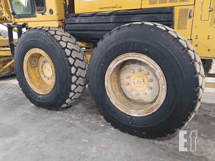 2005-caterpillar-140h-image-27