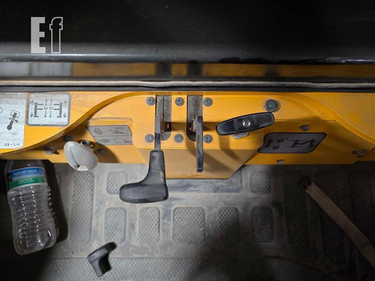 2023-jcb-1cxt-image-22