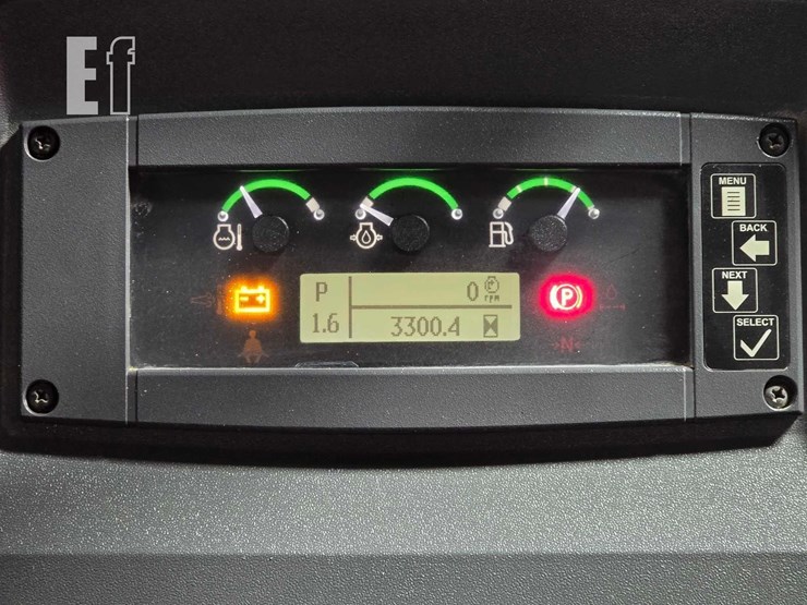 2020-deere-650k-image-15