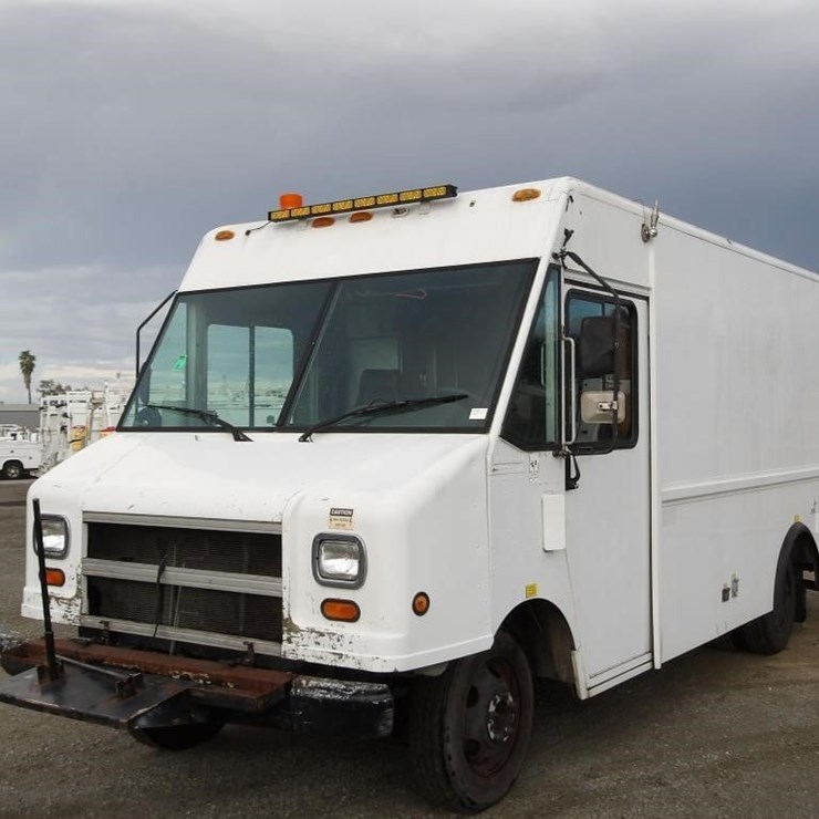 2002 WORKHORSE P42