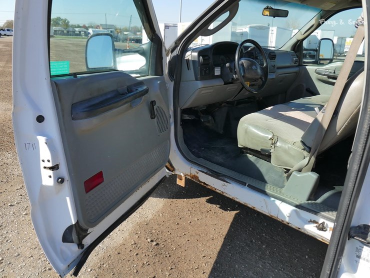 2007-ford-f350-image-23