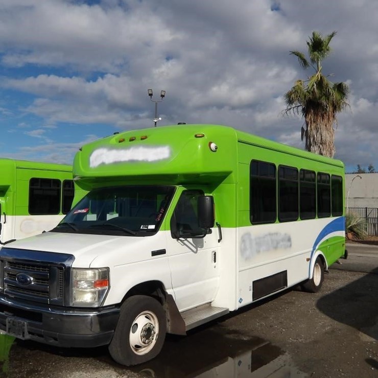 2017 FORD E450