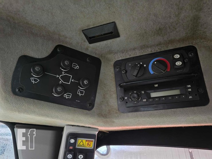 2013-caterpillar-12m2-image-22