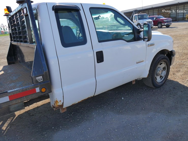 2007-ford-f350-image-16