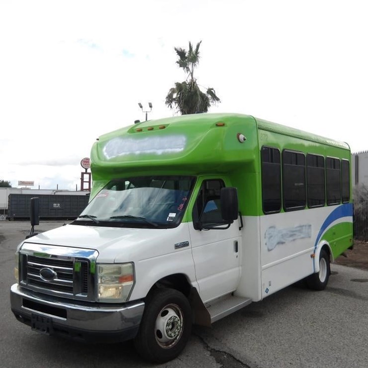 2016 FORD E450