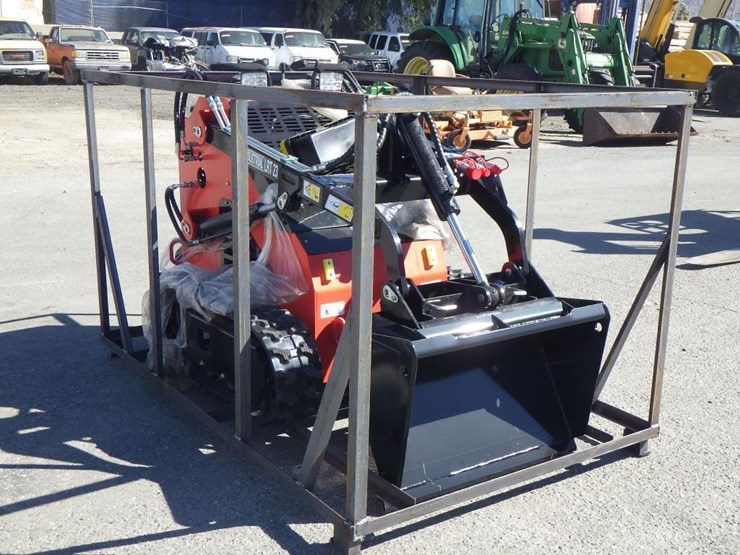 2026-agt-lrt23-skid-steer-loader-image-2