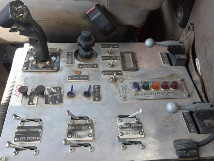 2006-international-5600i-water-truck-image-33